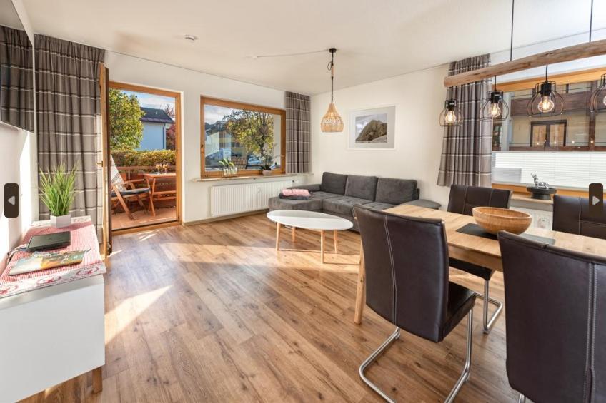 Staufenhirsch Apartment Оберщауфен Екстериор снимка
