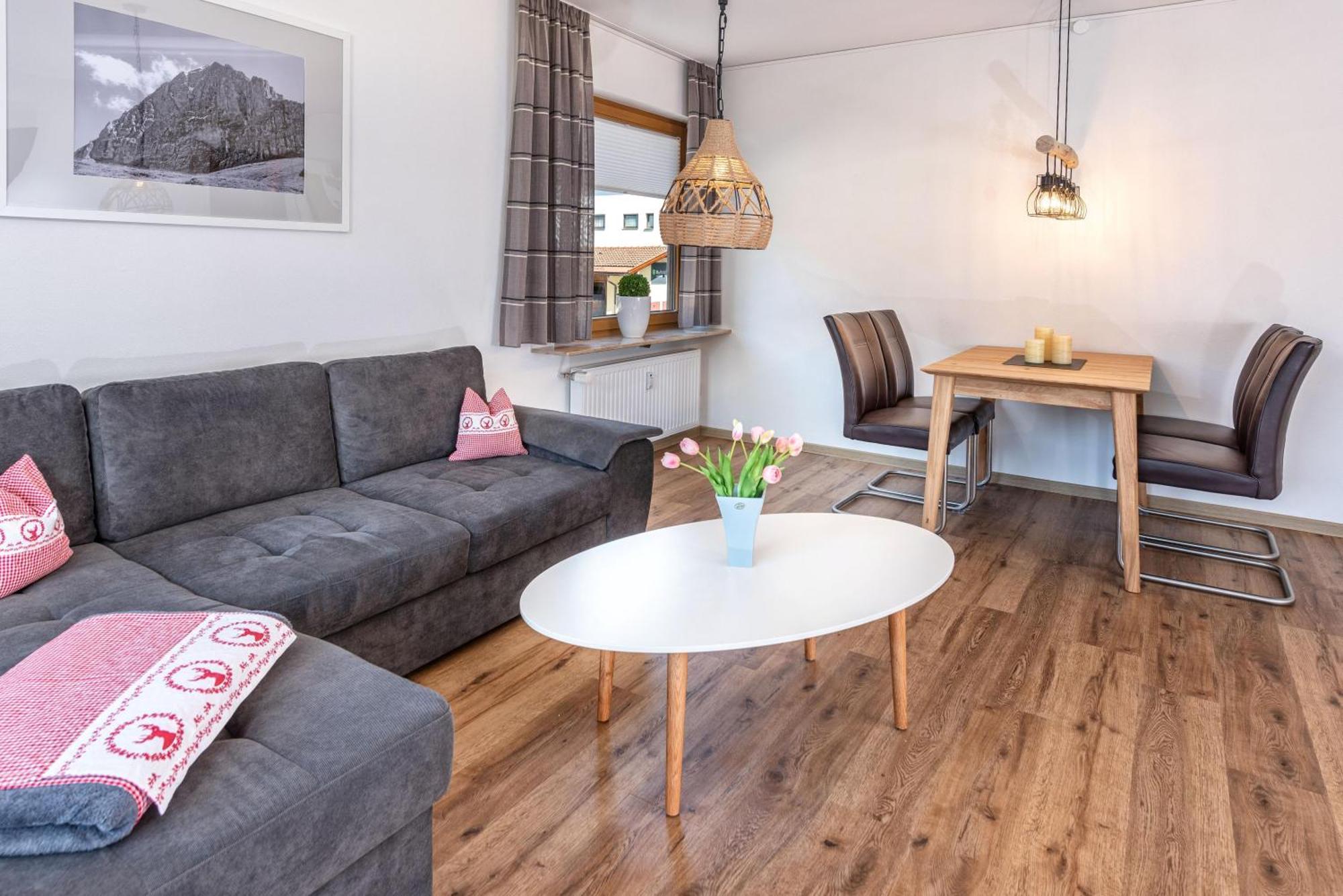 Staufenhirsch Apartment Оберщауфен Екстериор снимка